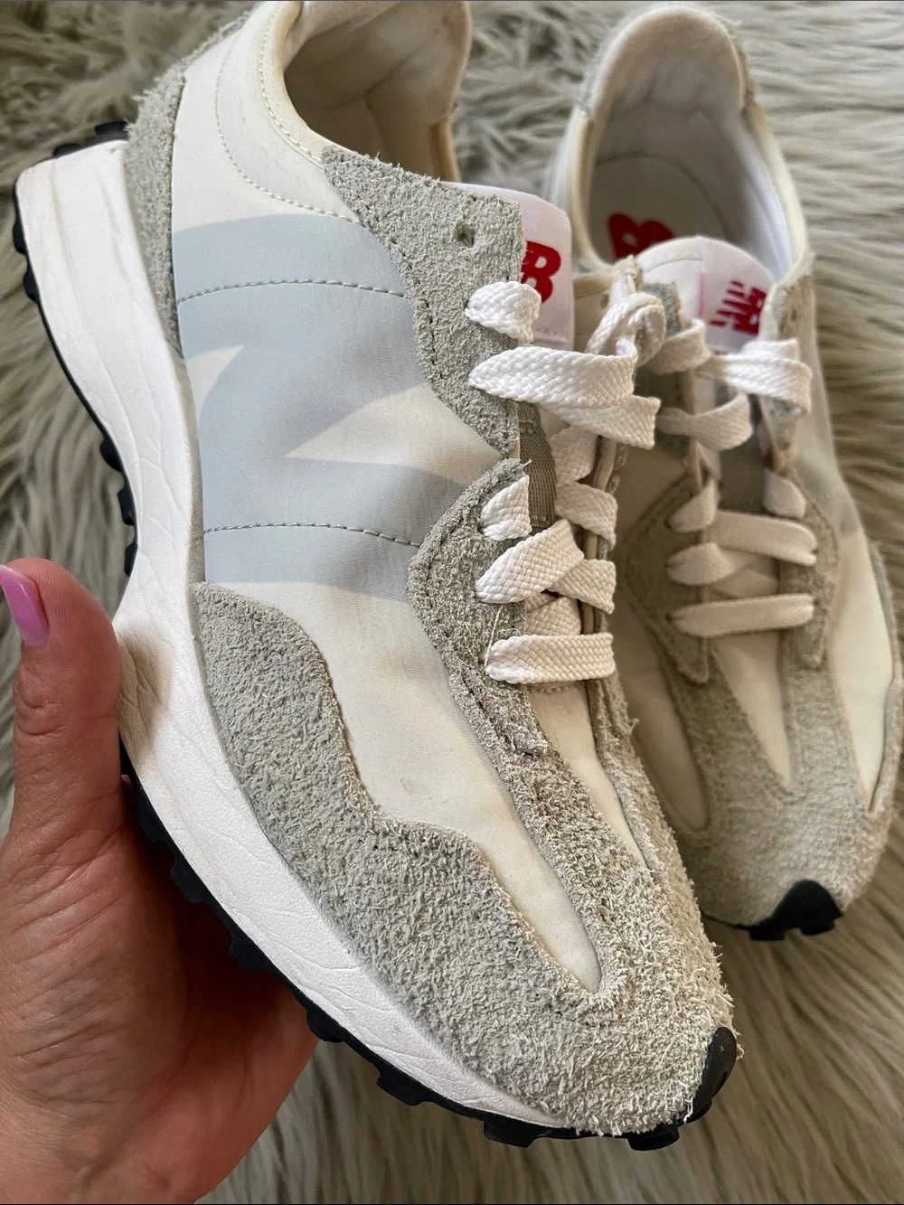 New Balance 327